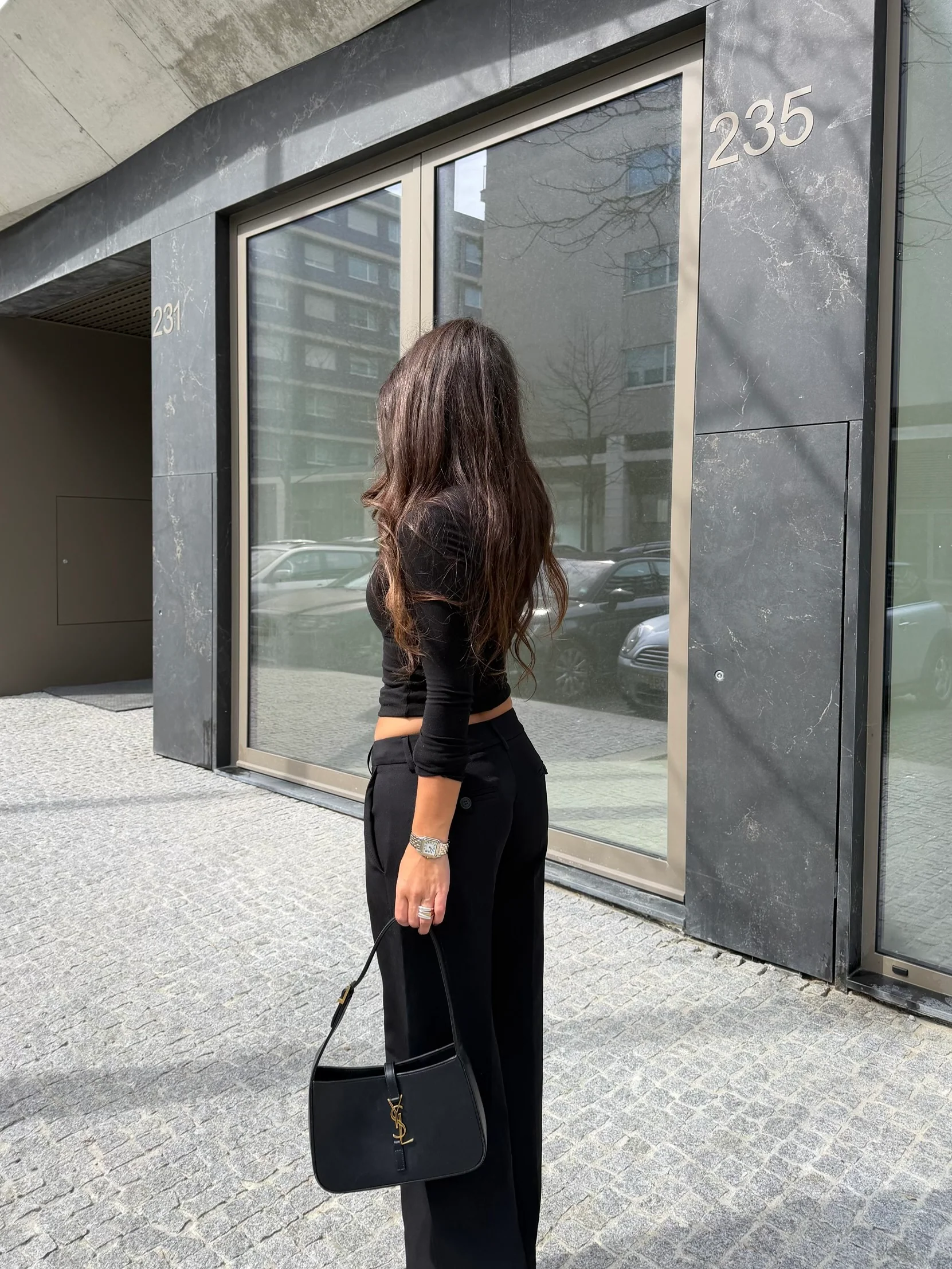 Carolyn Low-Waisted Pants in Black - Image 4