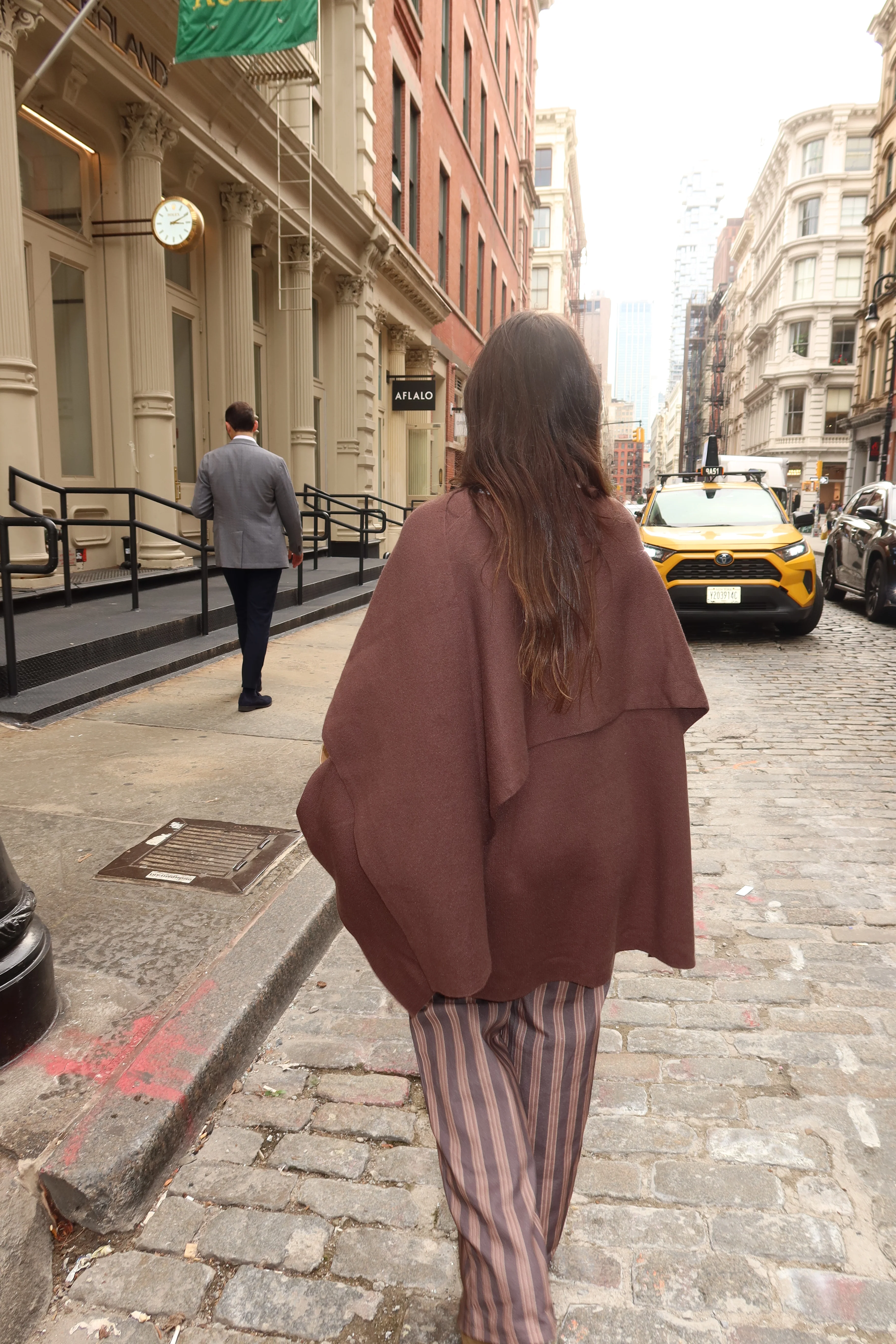 Chicago Cape in Brown - Image 7